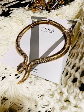 Vera by New York Gold Snake Collar Necklace
